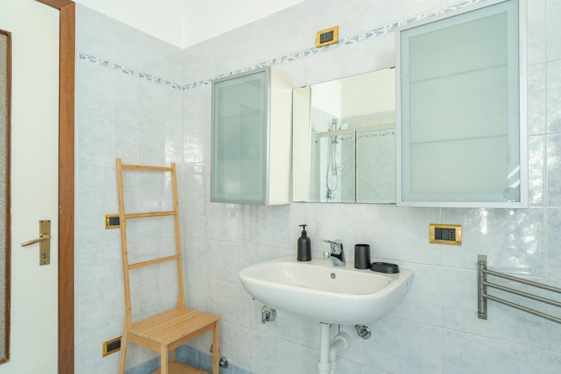 Spacious Apartment With Panoramic Views In Лекко Экстерьер фото